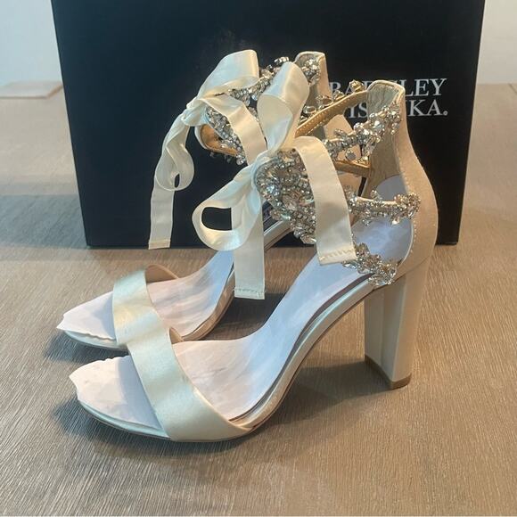 Badgley Mischka Ivory Satin Everafter Wedding Bridal Heel Sandal Size 5.5 - Picture 6 of 13